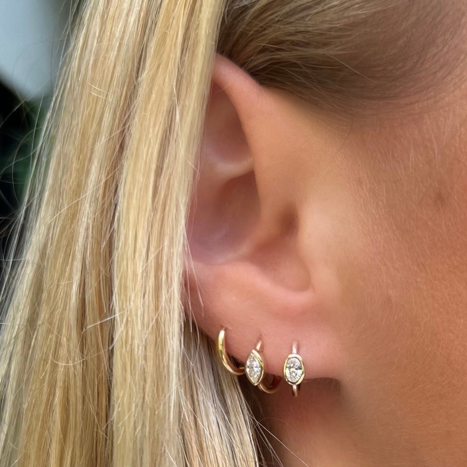 Details 246+ single stone earrings gold latest