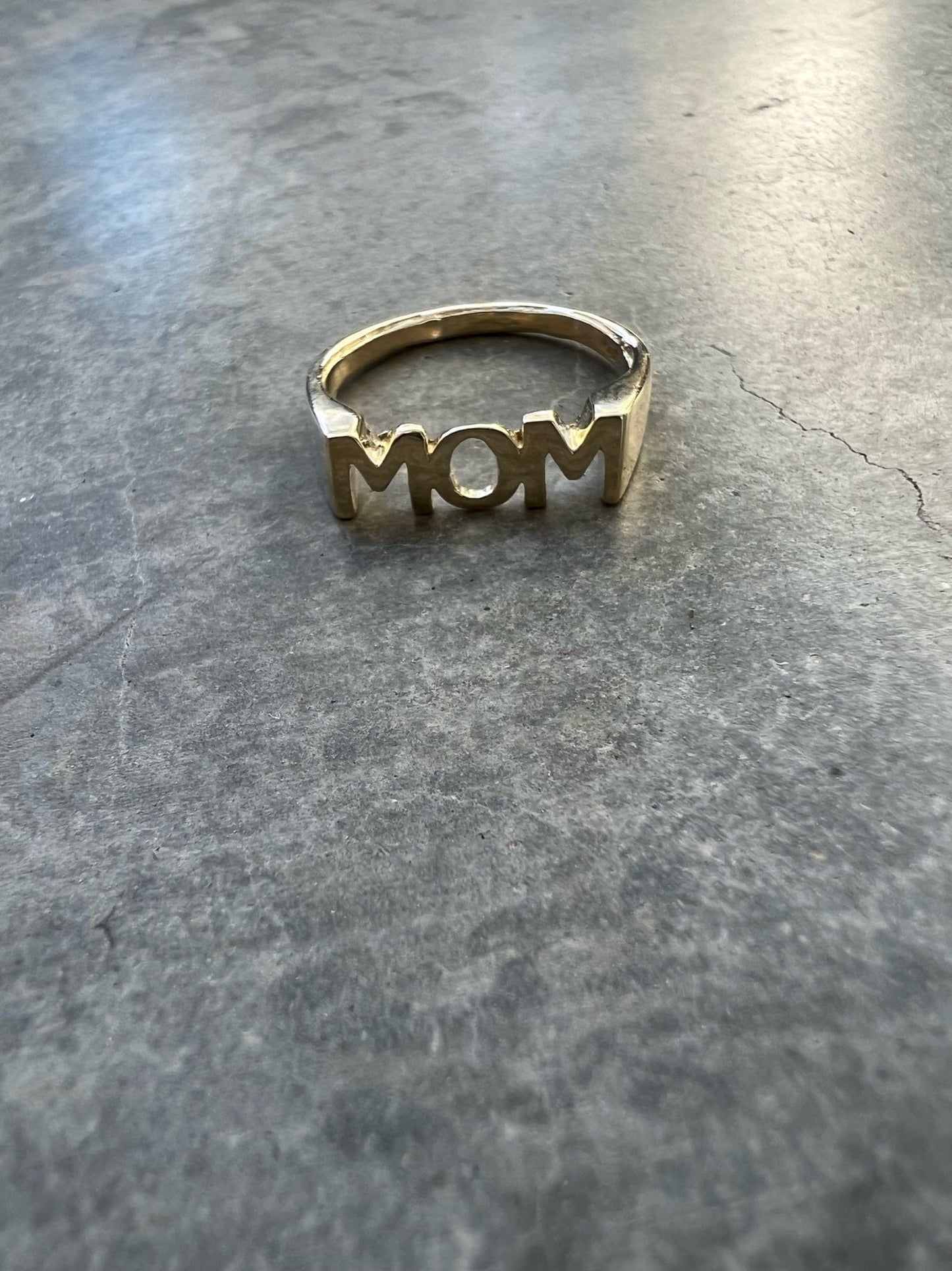 customized rings for mom 